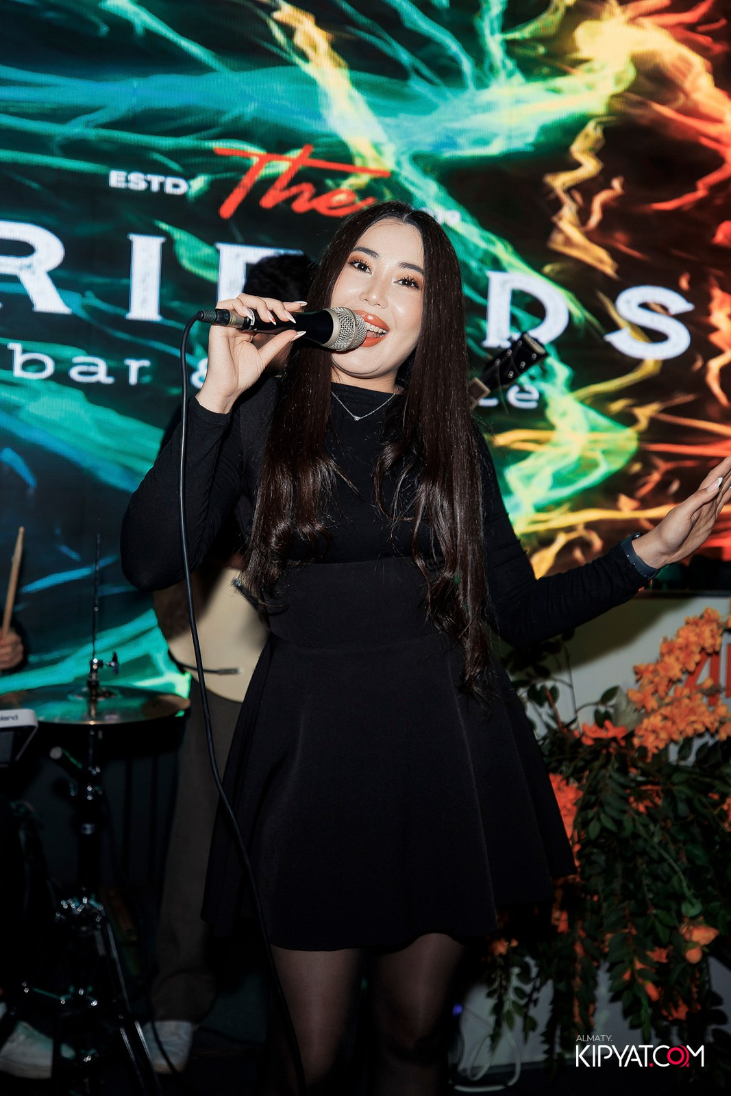 FRIENDS BAR & TERRACE. КИПЯТКОМ АЛМАТЫ!