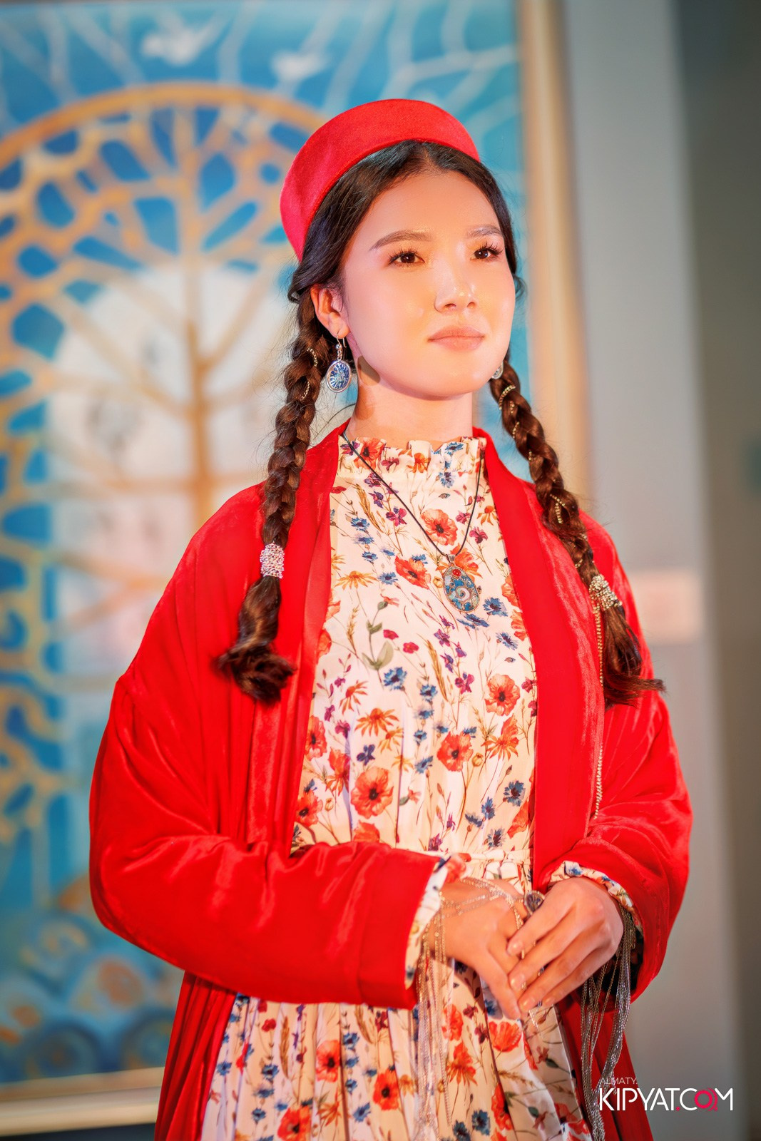 FASHION ПОКАЗ, КАЗАХСКОЙ НАЦИОНАЛЬНОЙ ОДЕЖДЫ. КИПЯТКОМ АЛМАТЫ!