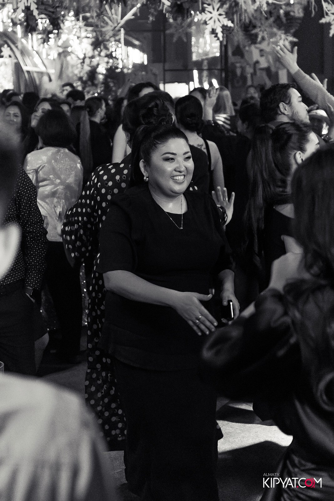 FRIENDS BAR & TERRACE. КИПЯТКОМ АЛМАТЫ!