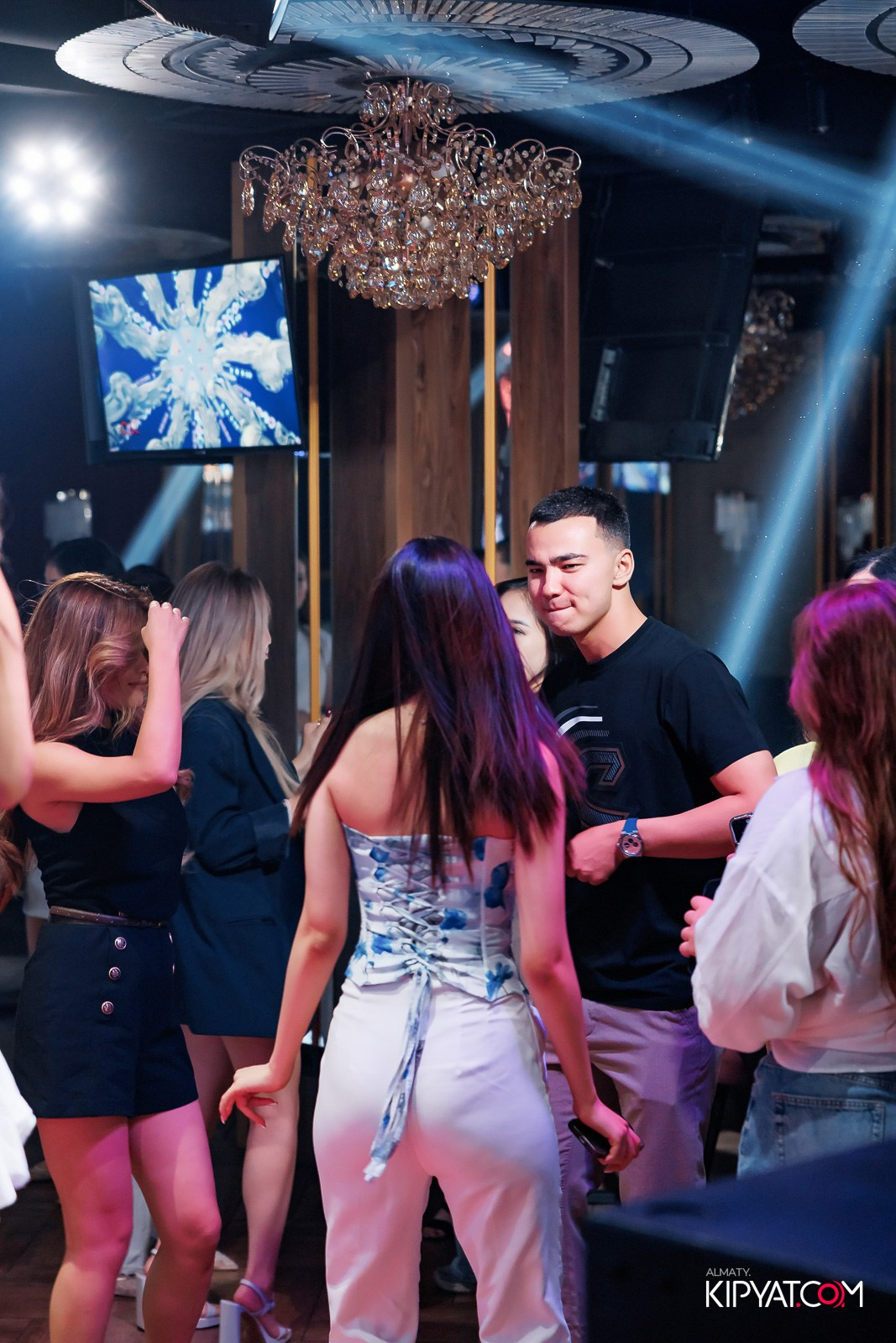 ЗАЯ, НА БИС. КИПЯТКОМ АЛМАТЫ!