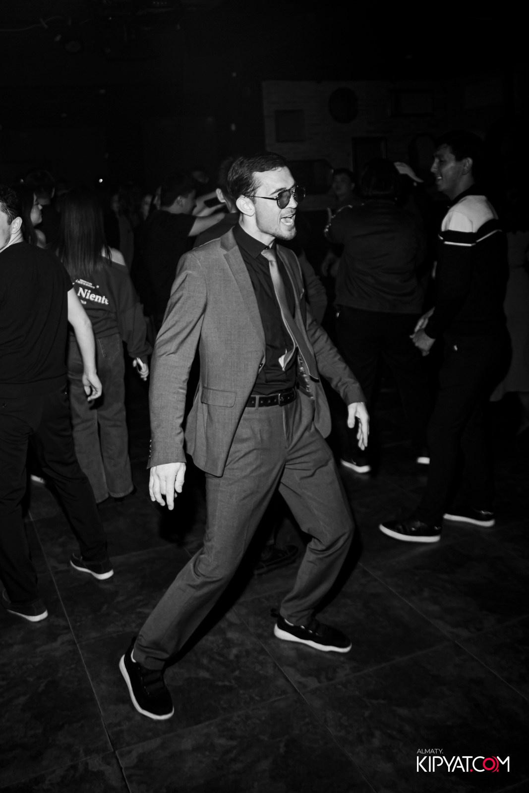 ARAGOSTA ДИСКО-БАР. КИПЯТКОМ АЛМАТЫ!