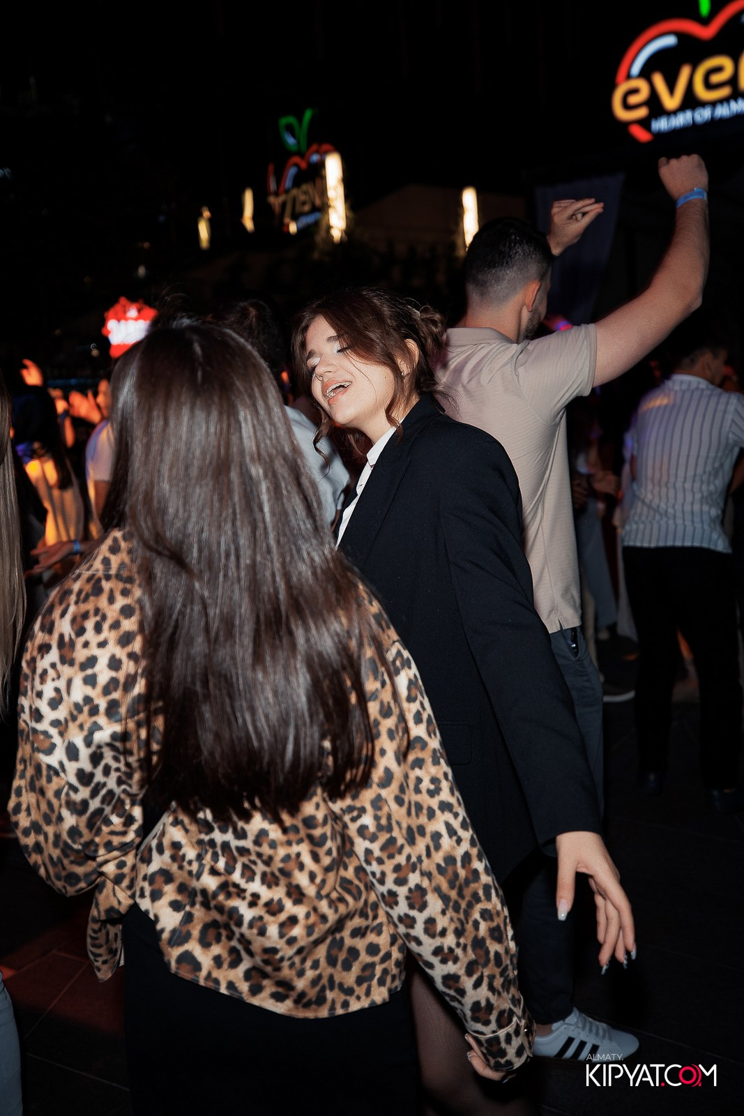 EVENT BAR. КИПЯТКОМ АЛМАТЫ!