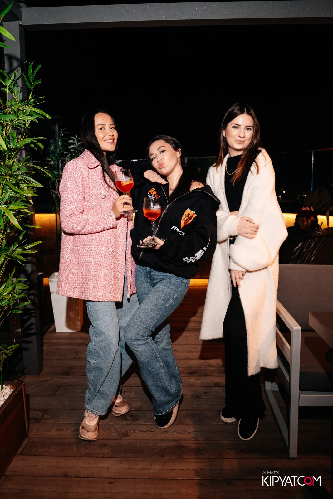 ОФИЦИАЛЬНОЕ ОТКРЫТИЕ ЛЕТНЕЙ ТЕРРАСЫ «TO THE MOON LOUNGE & HOOKAH». КИПЯТКОМ АЛМАТЫ!