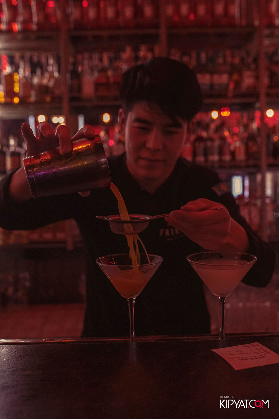 FRIENDS BAR & TERRACE. КИПЯТКОМ АЛМАТЫ! Фотосъемка мероприятий в Алматы