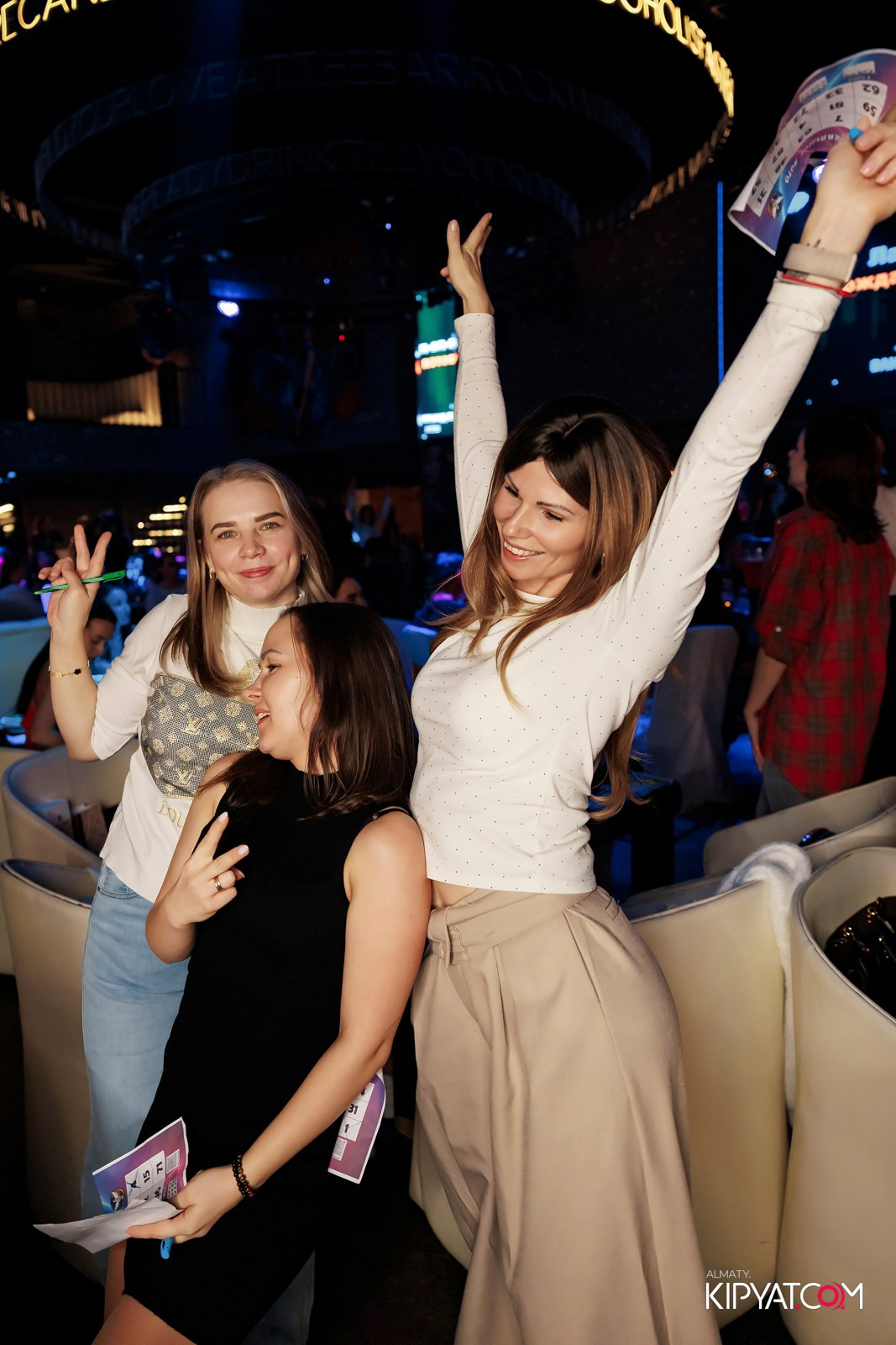 МУЗЫКАЛЬНОЕ ЛОТО В HIT RETRO. КИПЯТКОМ АЛМАТЫ! Фотосъемка мероприятий в Алматы