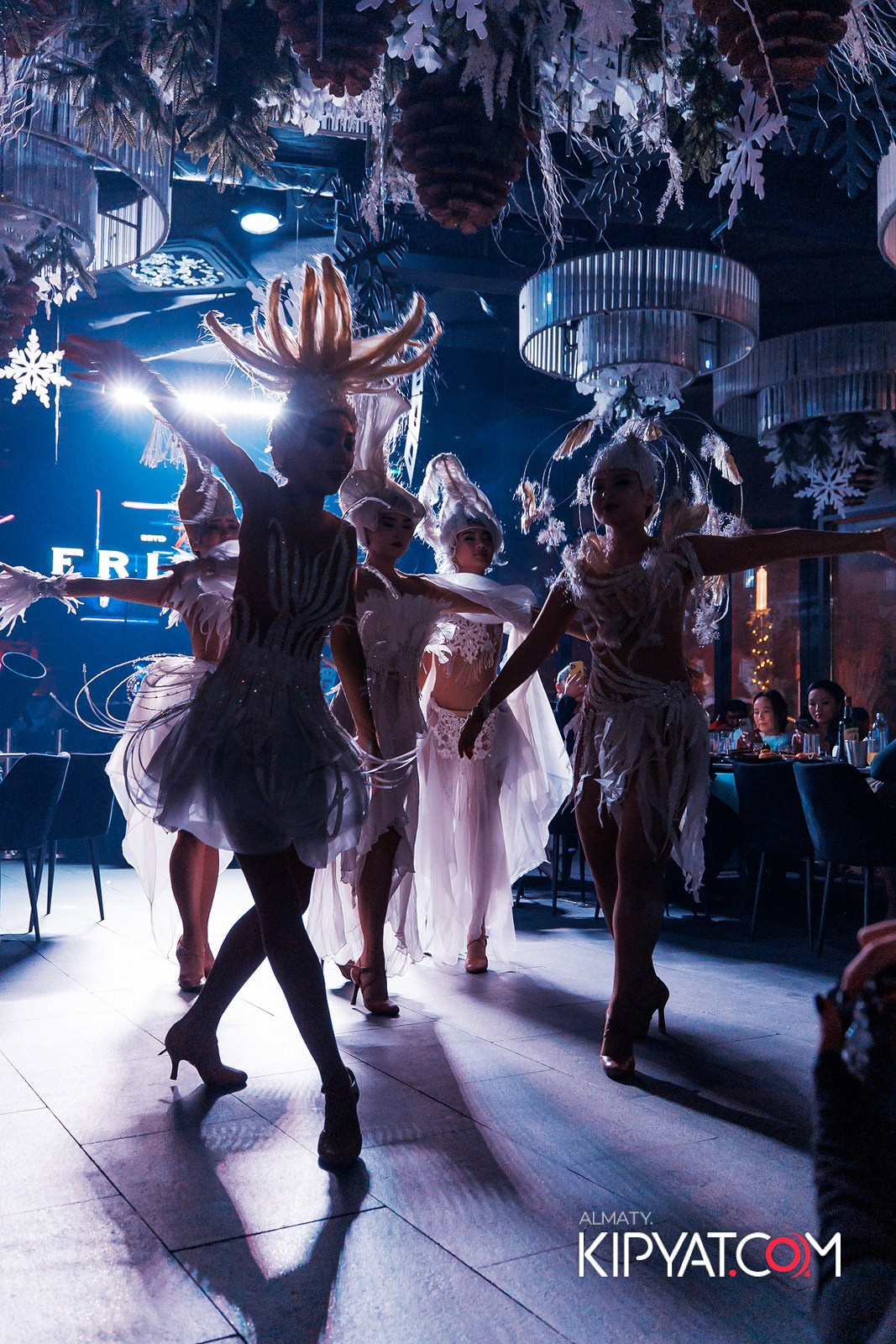 FRIENDS BAR & TERRACE. КИПЯТКОМ АЛМАТЫ!