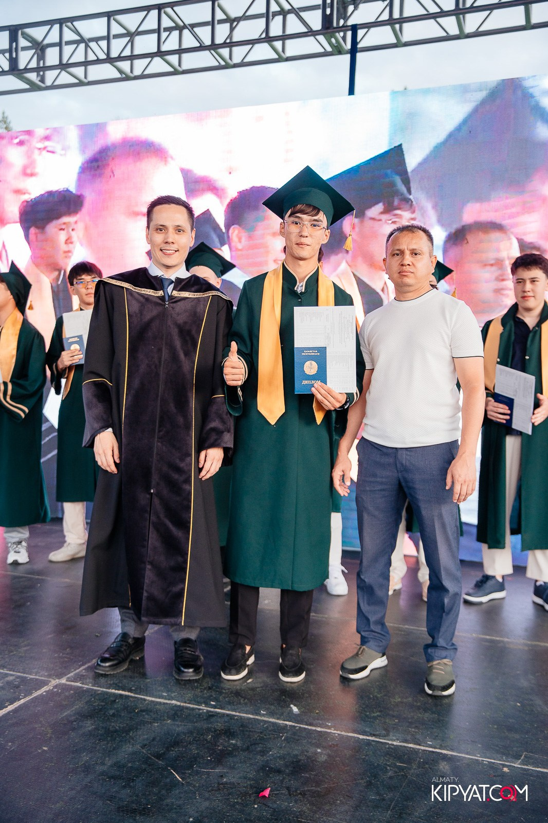 ВРУЧЕНИЕ ДИПЛОМОВ — НАРХОЗ КОЛЛЕДЖ. Part 4. КИПЯТКОМ АЛМАТЫ!