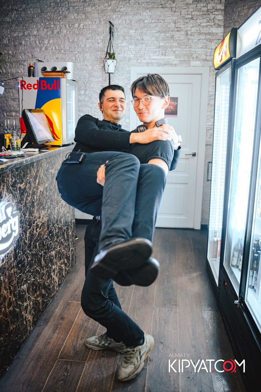 УХО И МЕДВЕДЬ НА ГАГАРИНА. КИПЯТКОМ АЛМАТЫ!