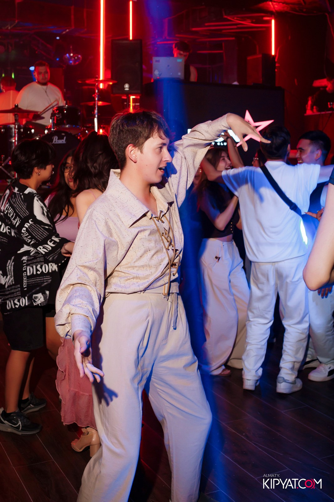 НОЧНОЙ КЛУБ ICON. КИПЯТКОМ АЛМАТЫ!