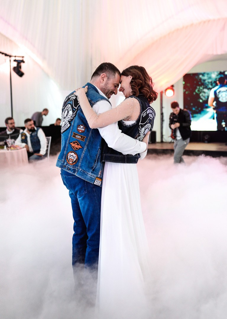 Свадьба байкеров в ресторане «Дворянское гнездо». Kirillova Studio — мастерская декора и событий Юли Кирилловой