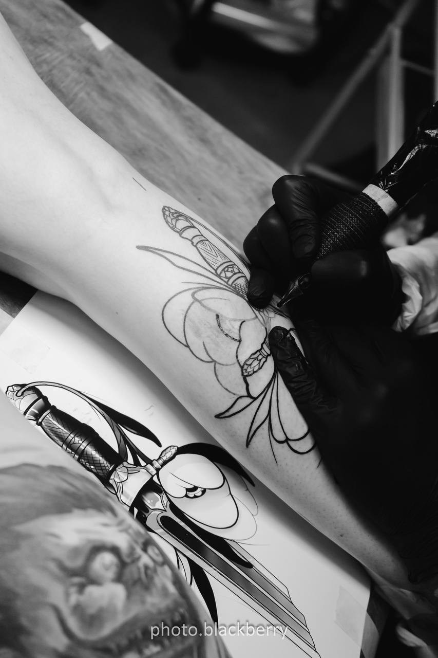 Tattoo journey. Люблю снимать не только эмоции людей, но и автомобили.Живу в Челябинске, ну и конечно как же без путешествий по городам