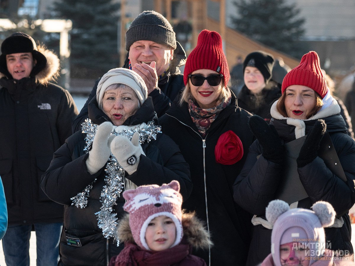 Забег снегурочек