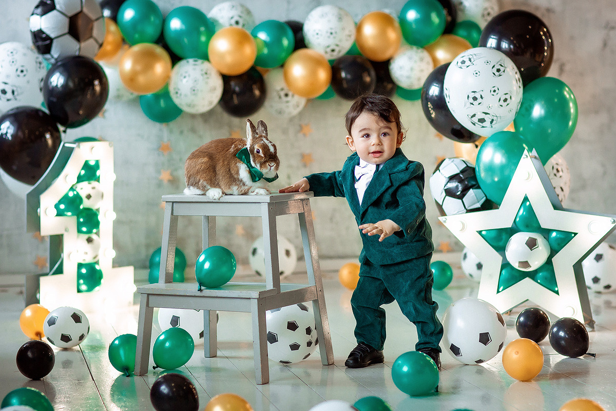 Идея для фотосессии на 1 годик от фотостудии Леонардо.