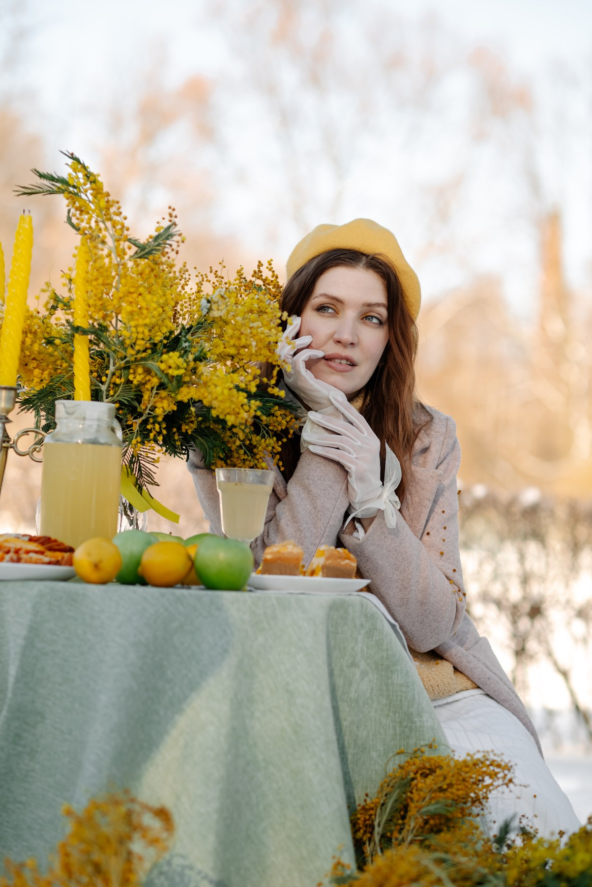Анастасия с мимозой. Свадебный и сеейный фотограф в Санкт-Петербурге Елена Худякова