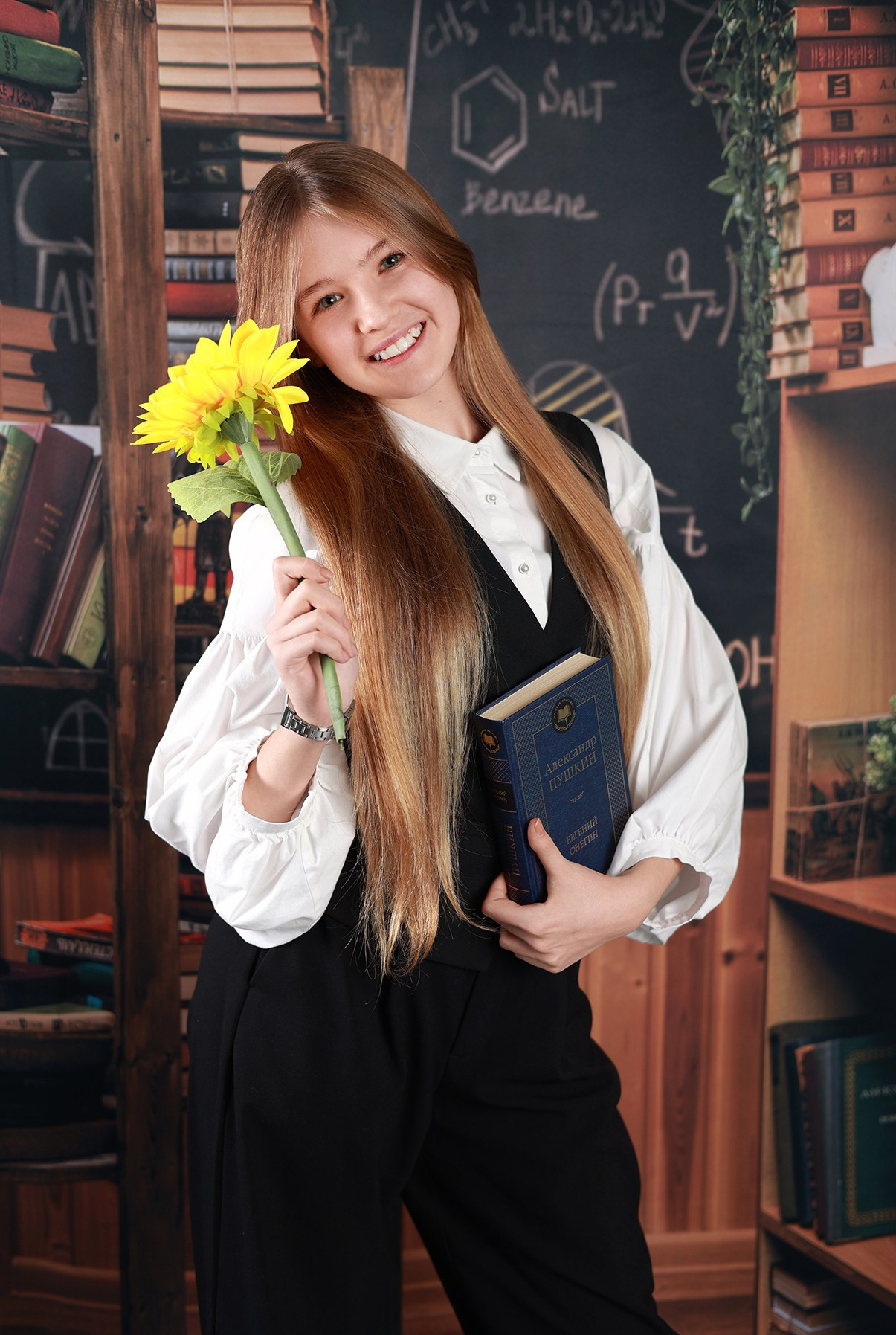 Кабинет. Выпускные альбомы в Иваново в детский сад и школу. Александр и Светлана Янкины