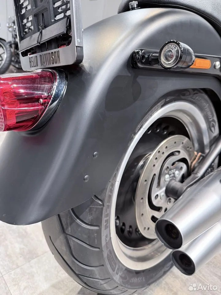 Купить Harley-Davidson Fat Boy ABS (Black Denim) (Softail/Dyna) — подробнее на сайте. Hello Davidson, Москва. Только хорошие мотоциклы…