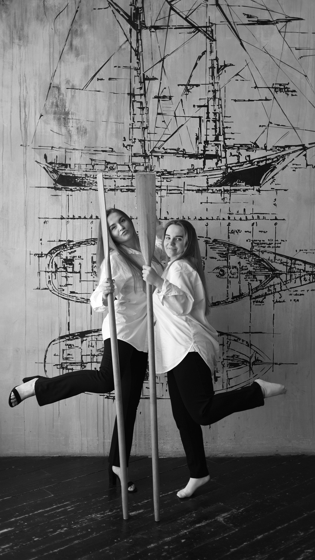 Сёстры Варя и Уля. Монохромный фотограф