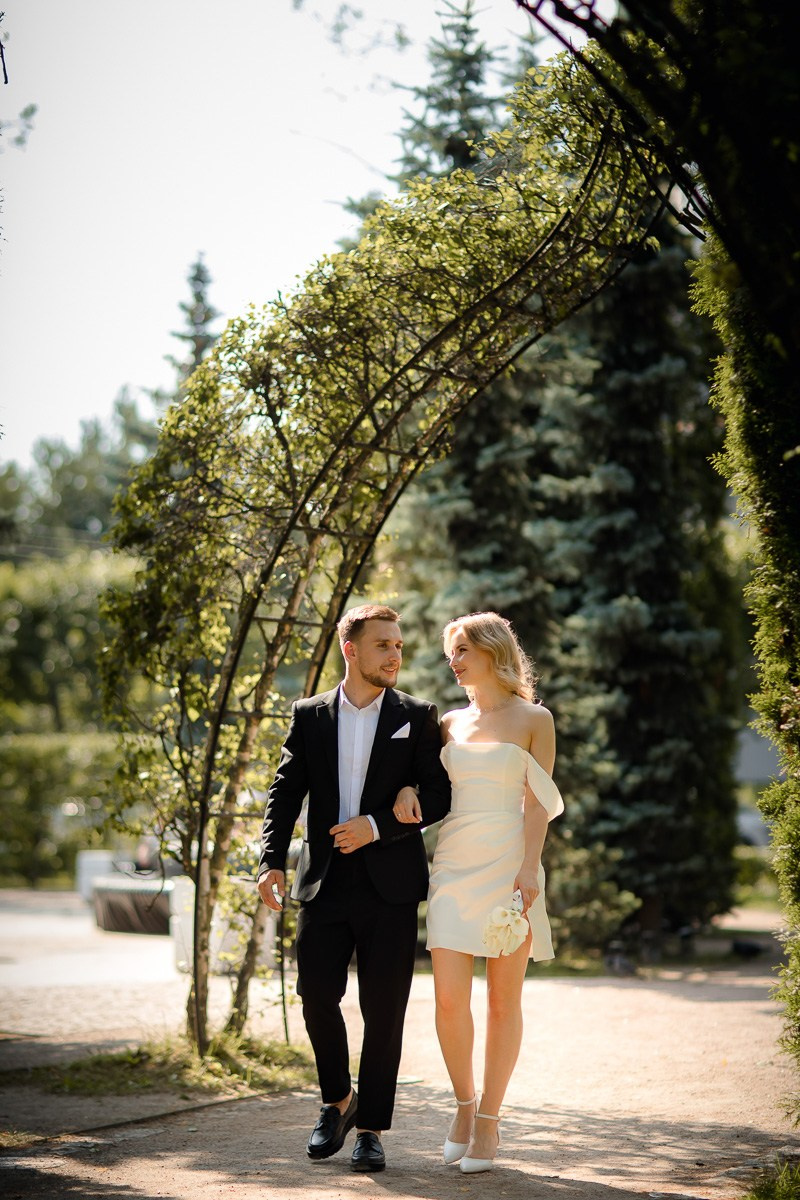 Свадебная фотосессия на улице. Свадебный фотограф в Санкт-Петербурге Антон Владимиров