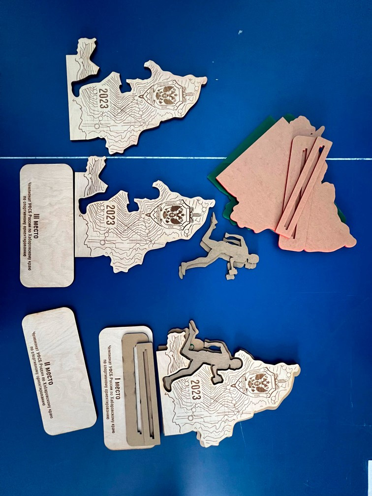 Фотографии офисных табличек, информационных стендов, вывесок