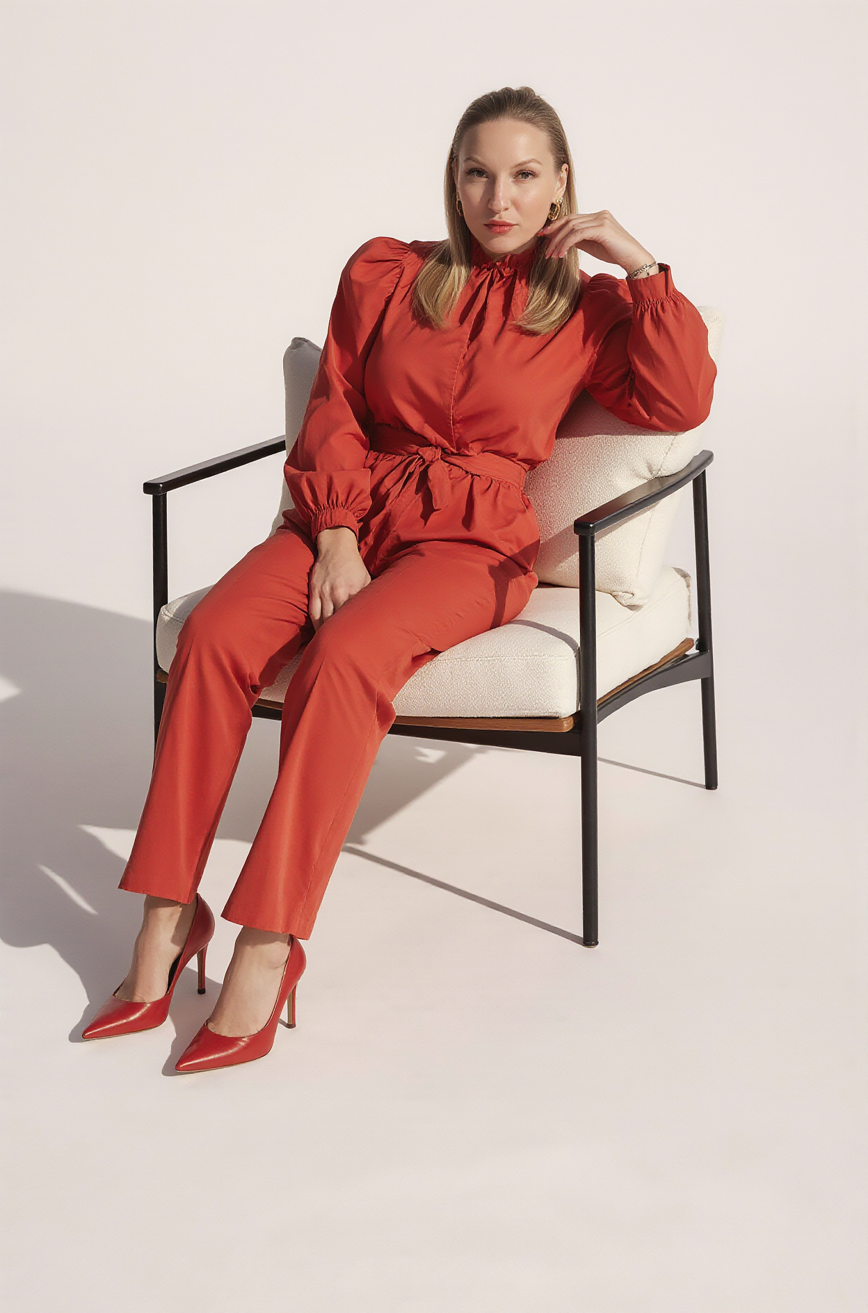 Обучение. Нейро креатор Саша Кинбер: нейрофото, генерация видео, обучение