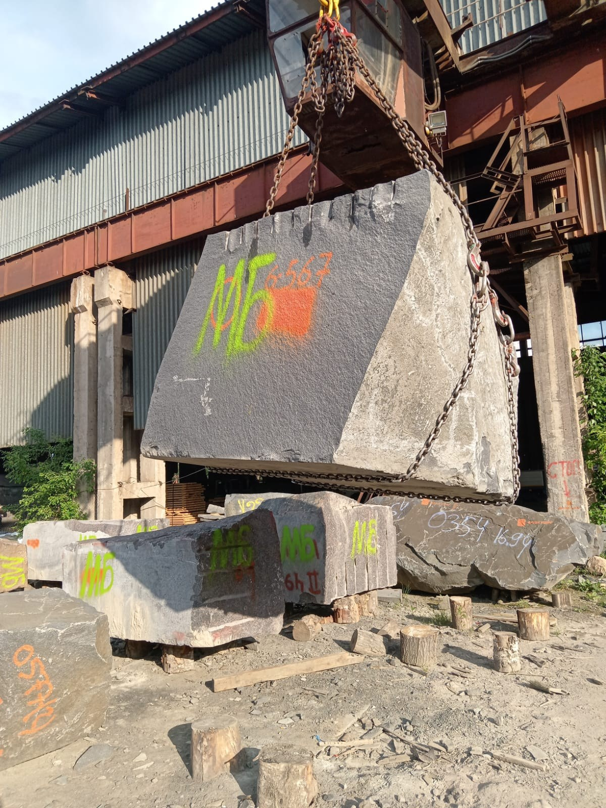 Петрозаводск. МБ Байковы. Гранит и камень из сердца Карелии