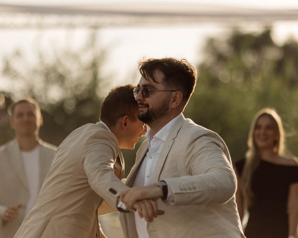 Любовь и ветер. Владимир Киселев — свадебный фотограф в Саратове, Москве и по всему миру