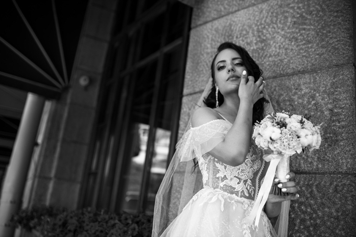 Свадебная фотосессия на Невском. Свадебный фотограф СПБ