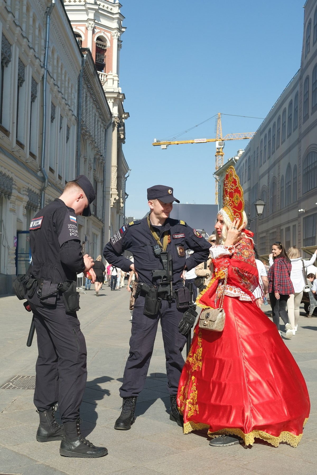 Улица, люди, жизнь…