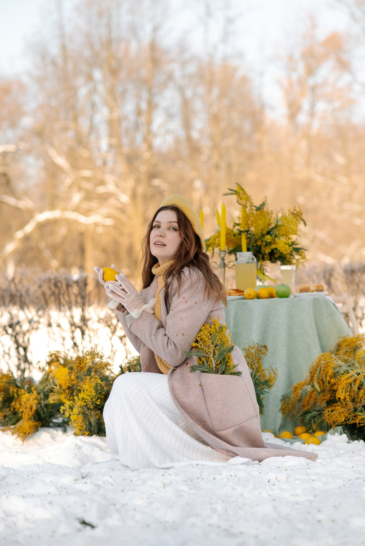Анастасия с мимозой. Свадебный и сеейный фотограф в Санкт-Петербурге Елена Худякова