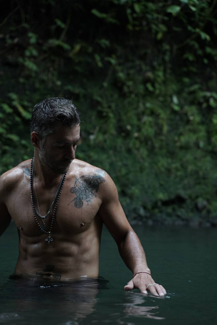 Мужской портрет, мужская фотосессия. Портретный и ню фотограф в Москве Александра Мишура