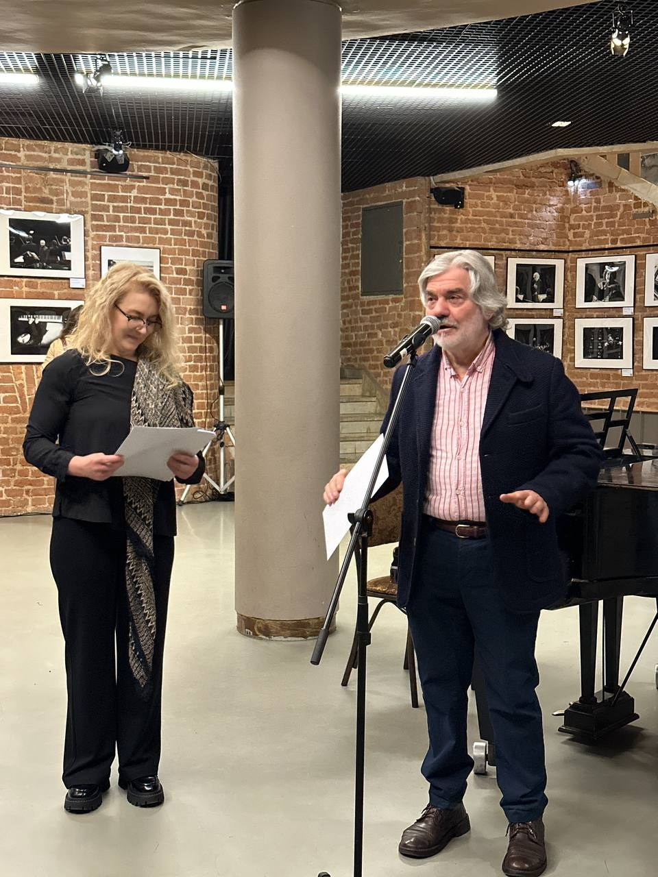 Фотография о музыке, музыкантах и их руках, магию создающих. Репортажный, архитектурный, театральный и файн-арт фотограф Лена Мельникова в Москве