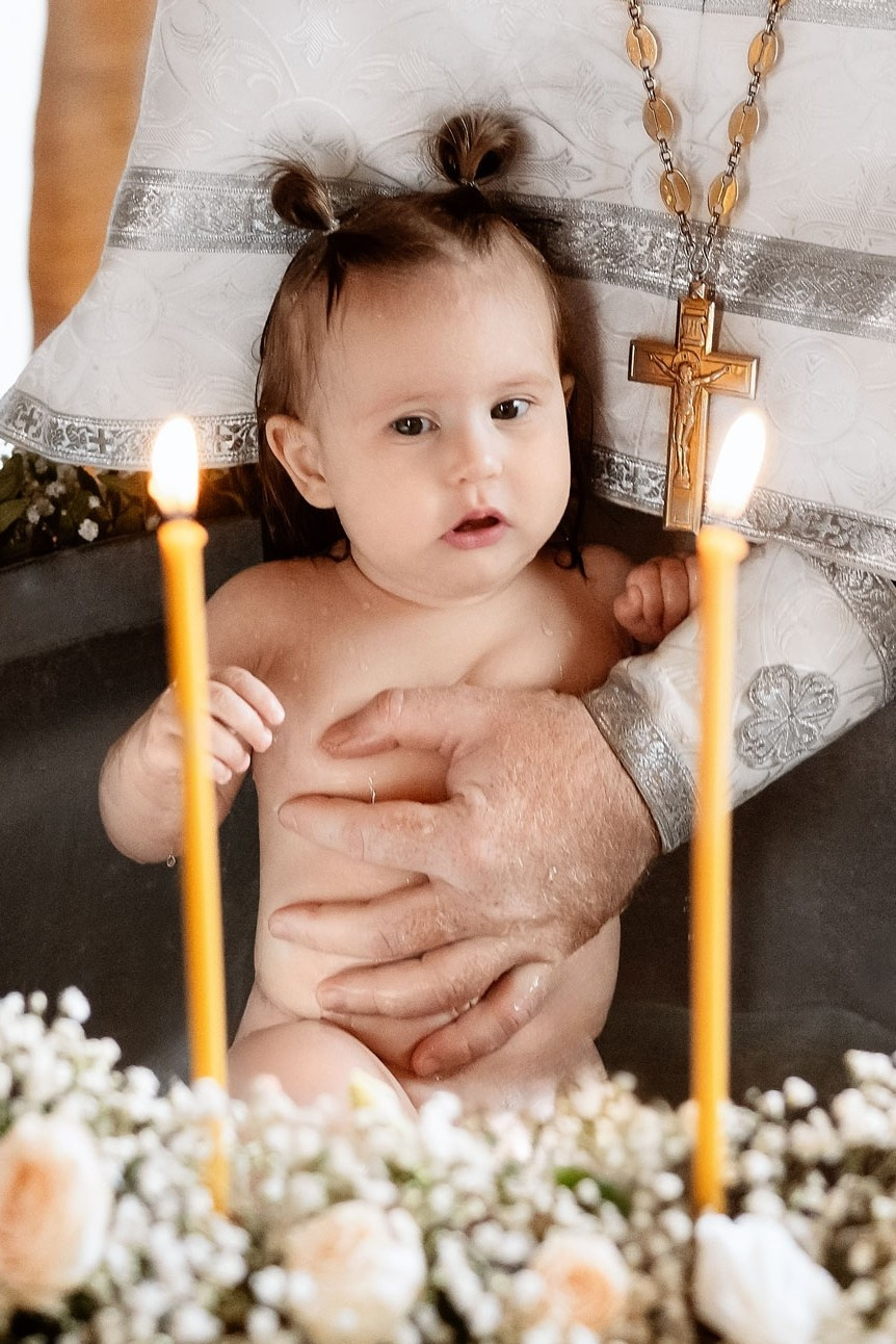 Фотографии момента погружения в купель (Таинство крещения). Moscow_CPC