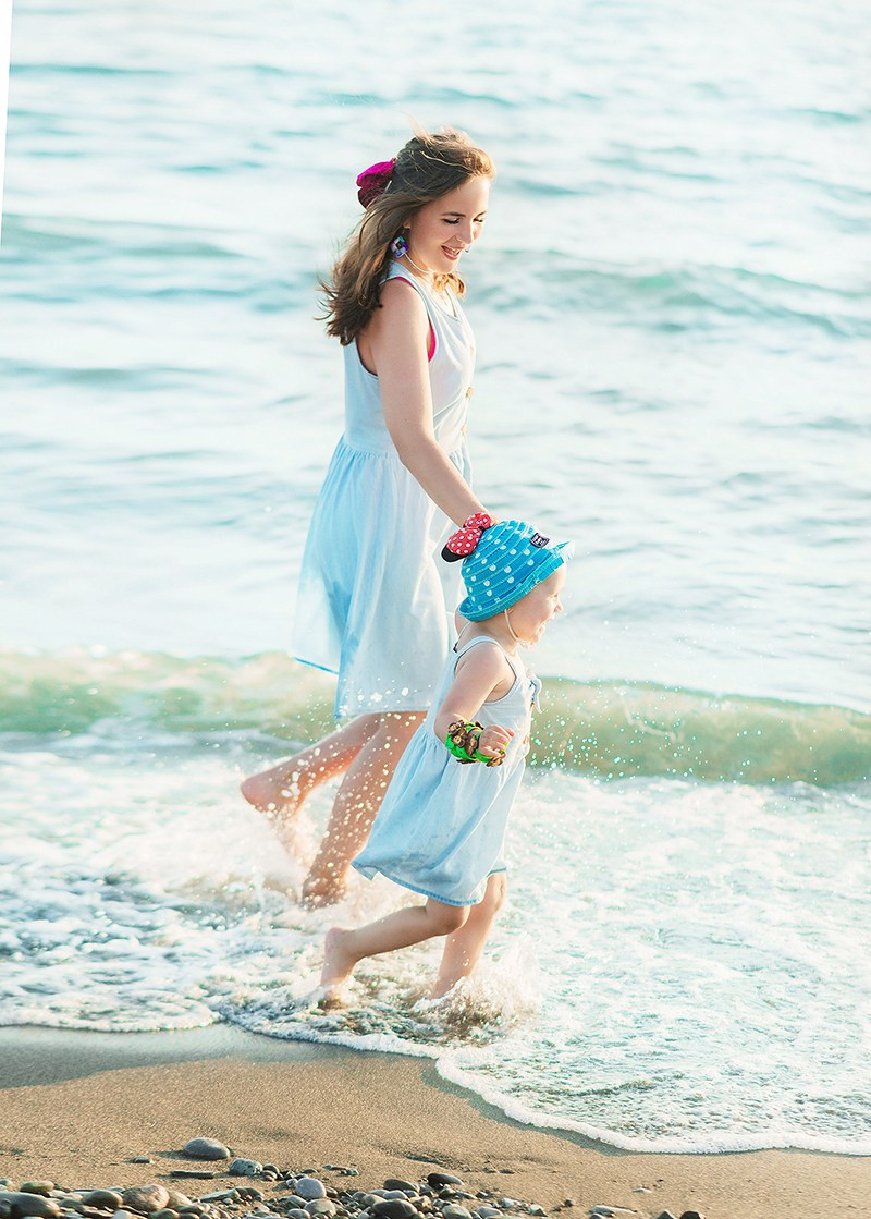 Семейная фотосессия в Сириусе и Адлере. Фотограф в Адлере, Сириусе, Красной Поляне — лавстори, семейные и индивидуальные фотосессии