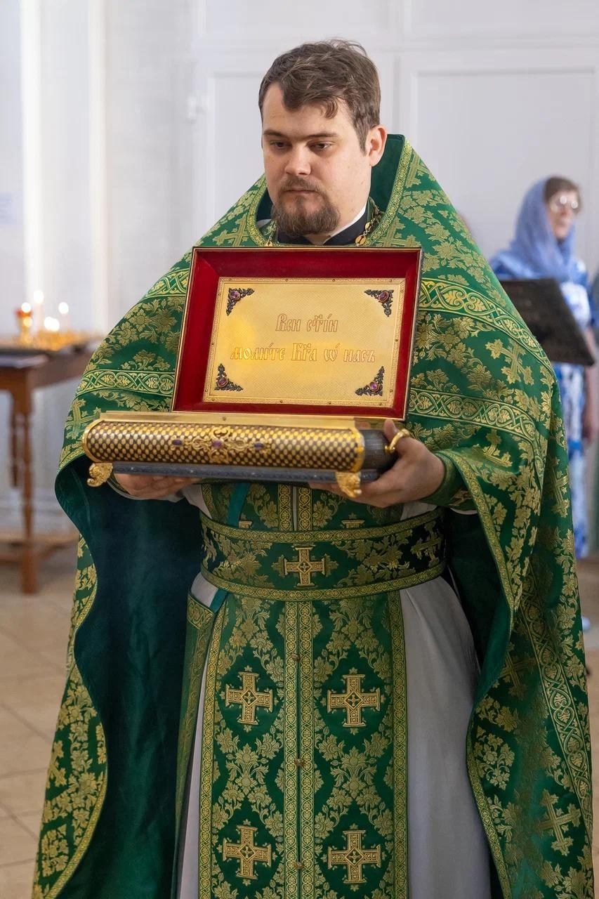 Божественная Литургия в храме Нерукотворного образа Спасителя. Саратовское Северо-Западное благочиние