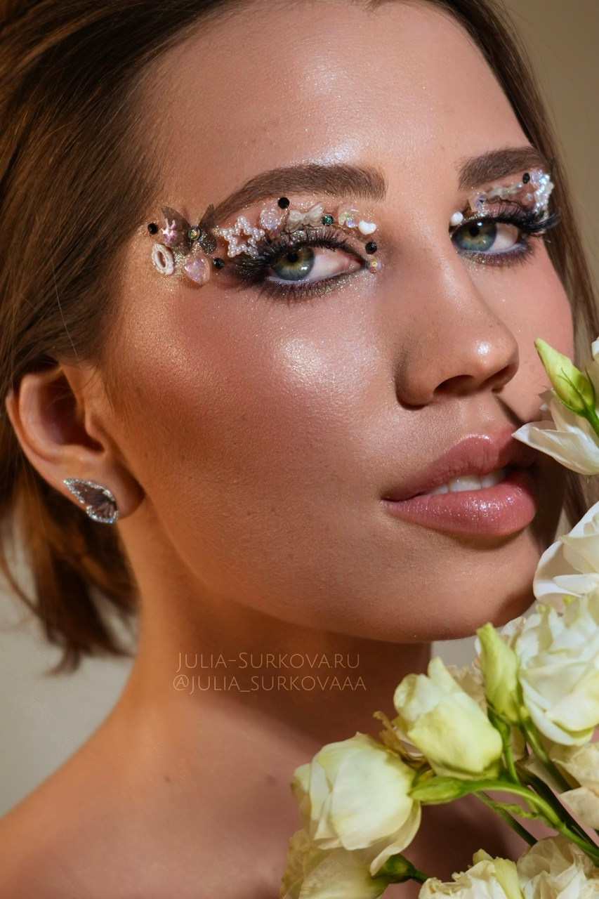 Арт — макияж в москве. СВАДЕБНЫЙ ВИЗАЖИСТ-СТИЛИСТ В МОСКВЕ ПРИЧЕСКИ МАКИЯЖ БРОВИ ВЫЕЗД