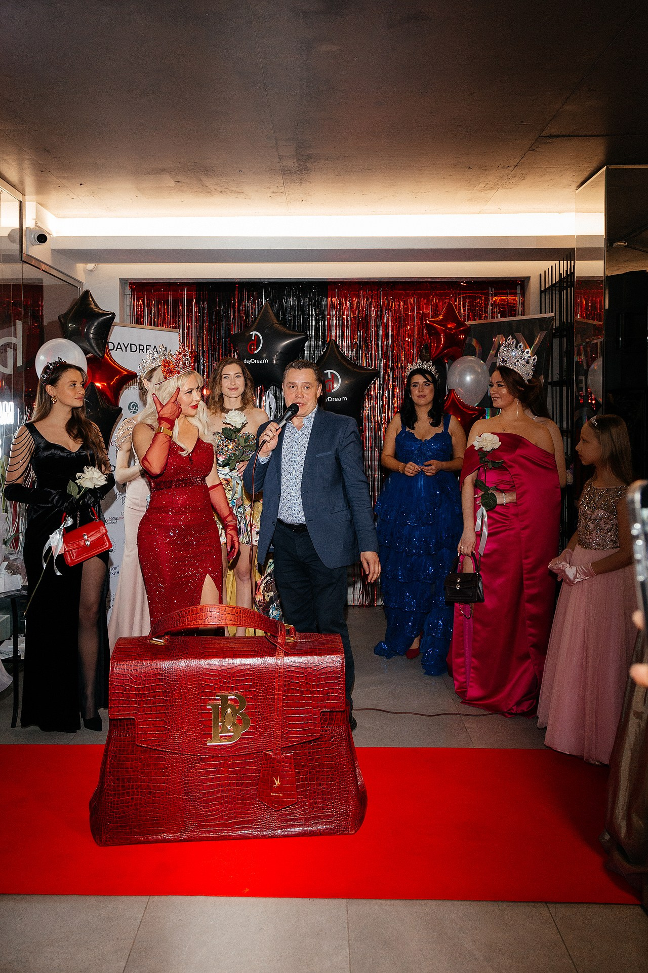 Репортаж в автосалоне. Светский фотограф Санкт-Петербург и ЛО