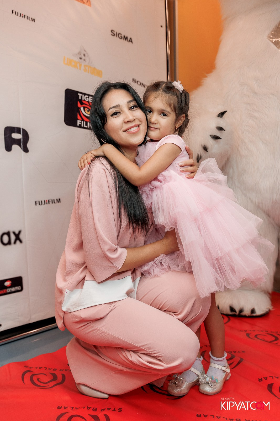 ПРЕЗЕНТАЦИЯ 10 ГРУППЫ КИНОПРОЕКТА STARBALALAR. КИПЯТКОМ АЛМАТЫ!