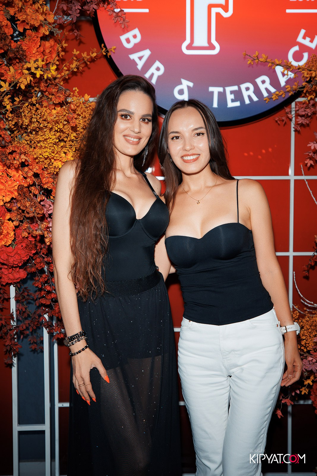 FRIENDS BAR & TERRACE. КИПЯТКОМ АЛМАТЫ!