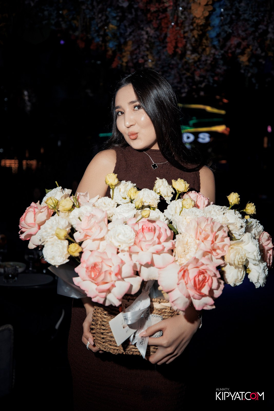 FRIENDS BAR & TERRACE. КИПЯТКОМ АЛМАТЫ!