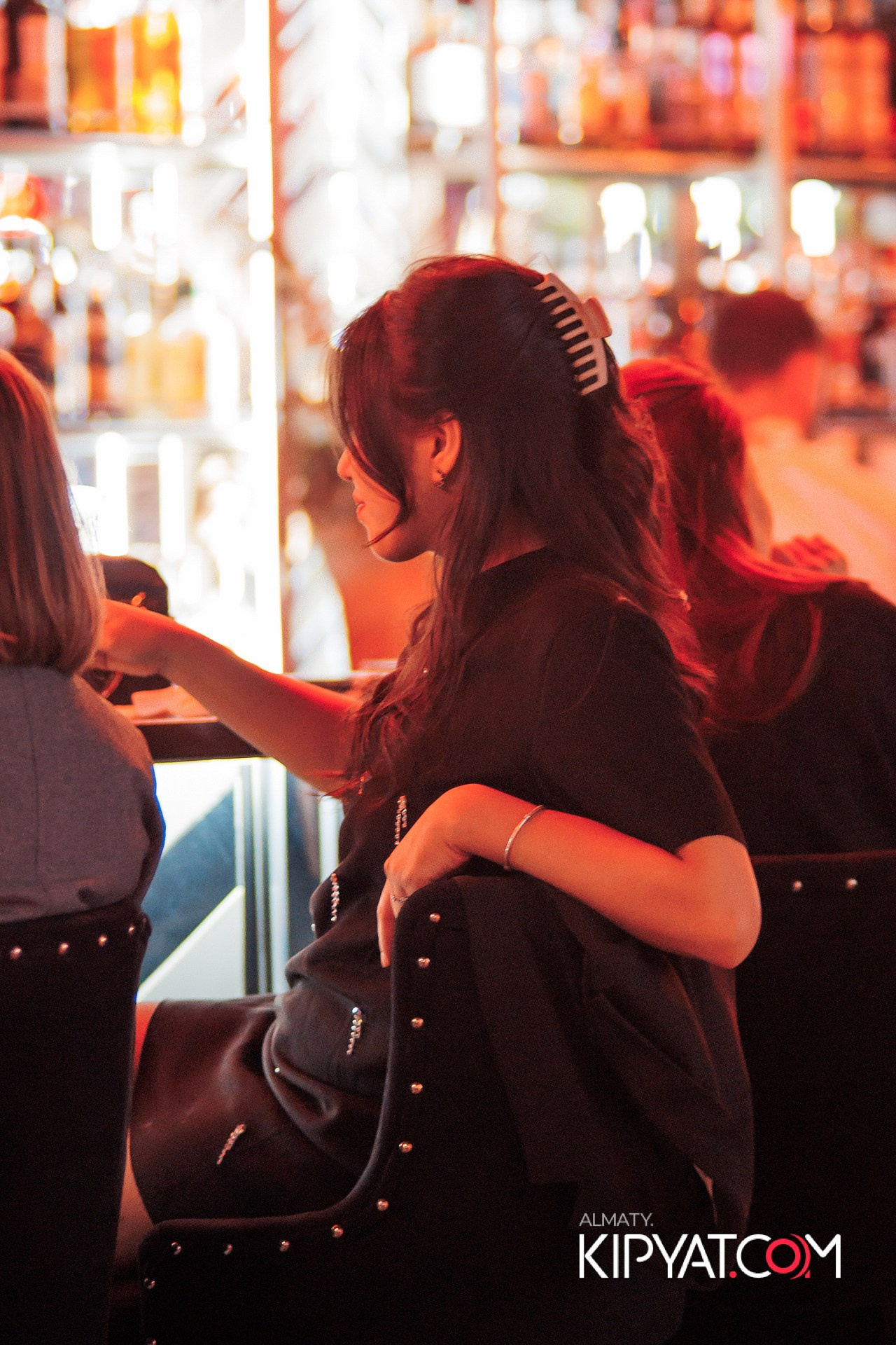 Friends bar & terrace. КИПЯТКОМ АЛМАТЫ!