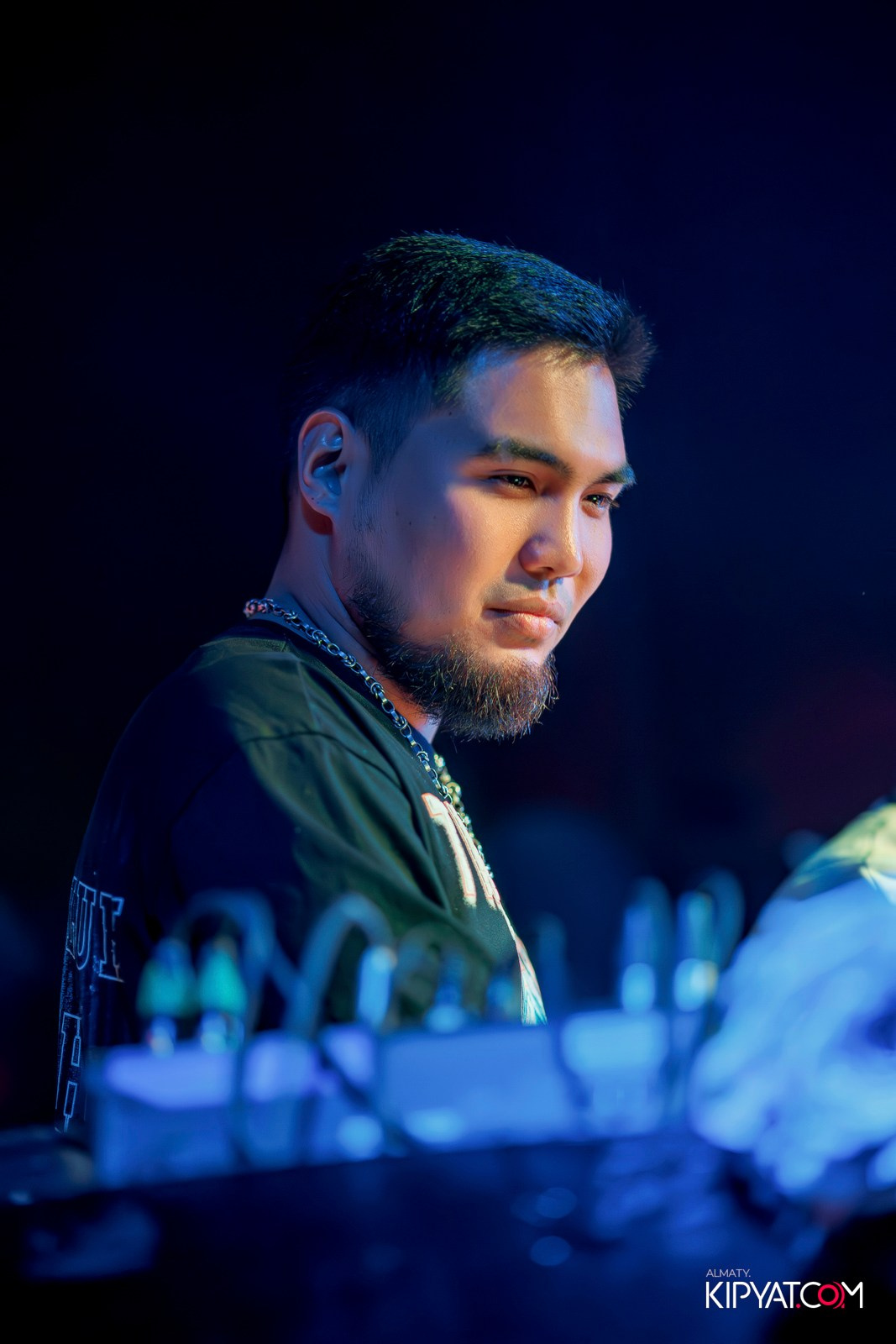 UYAT EMES BAR. КИПЯТКОМ АЛМАТЫ!