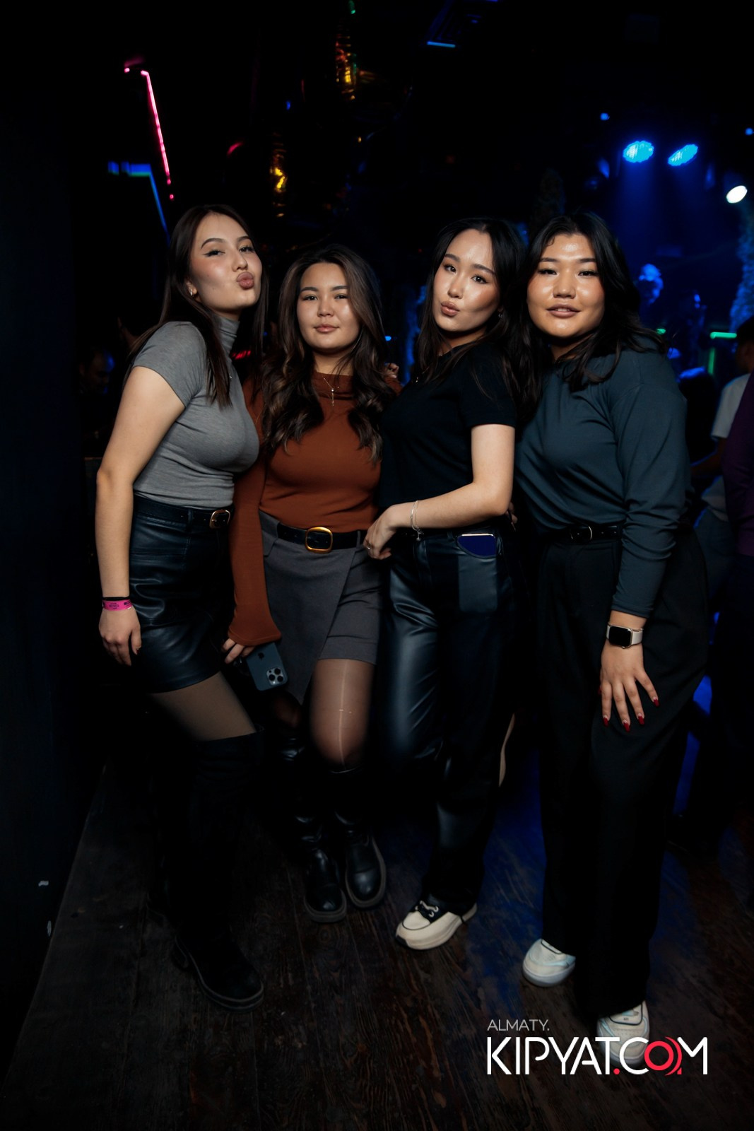 UYAT EMES BAR. КИПЯТКОМ АЛМАТЫ!