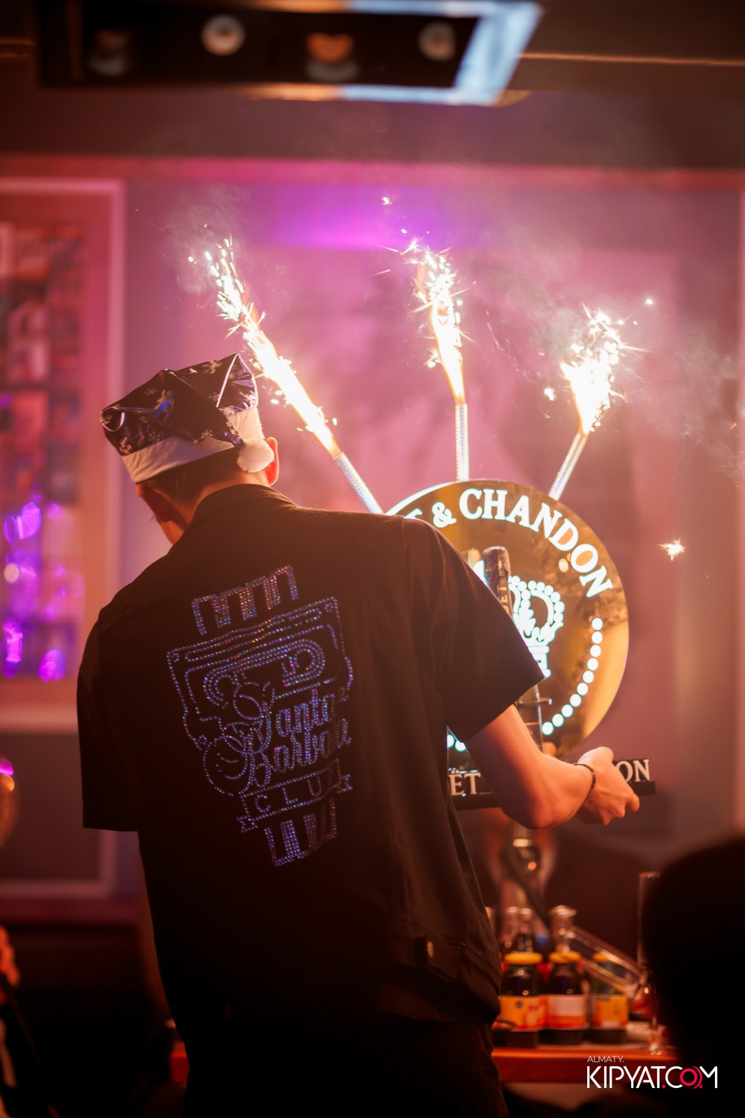 FITNESS ЁЛКА в ночном клубе SANTA BARBARA. КИПЯТКОМ АЛМАТЫ!