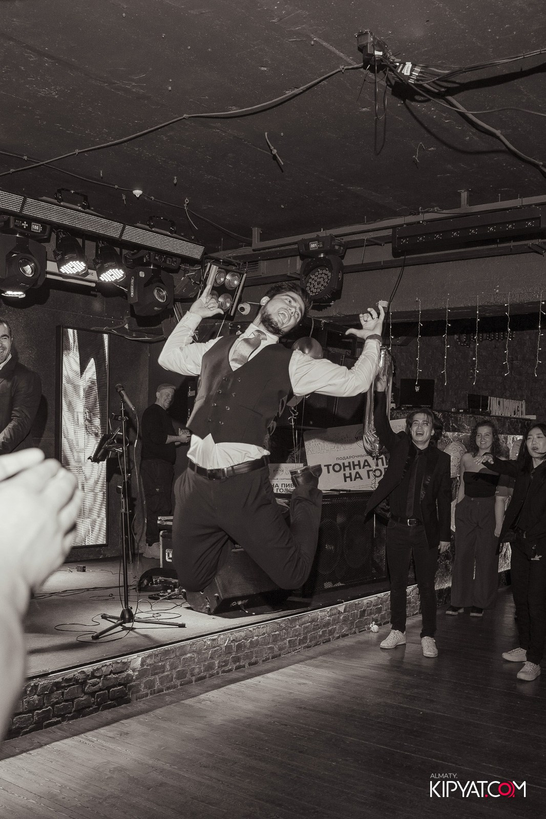 ДЕНЬ РОЖДЕНИЯ — MUNCHEN PUB NA PANFILOVA. КИПЯТКОМ АЛМАТЫ!