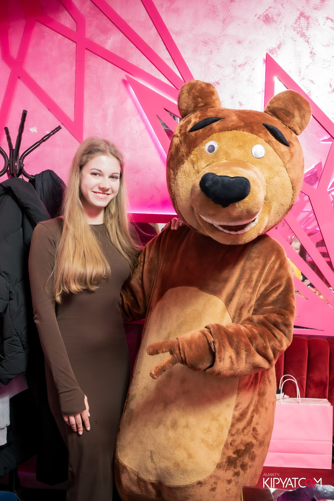 УХО И МЕДВЕДЬ НА ГАГАРИНА. КИПЯТКОМ АЛМАТЫ!