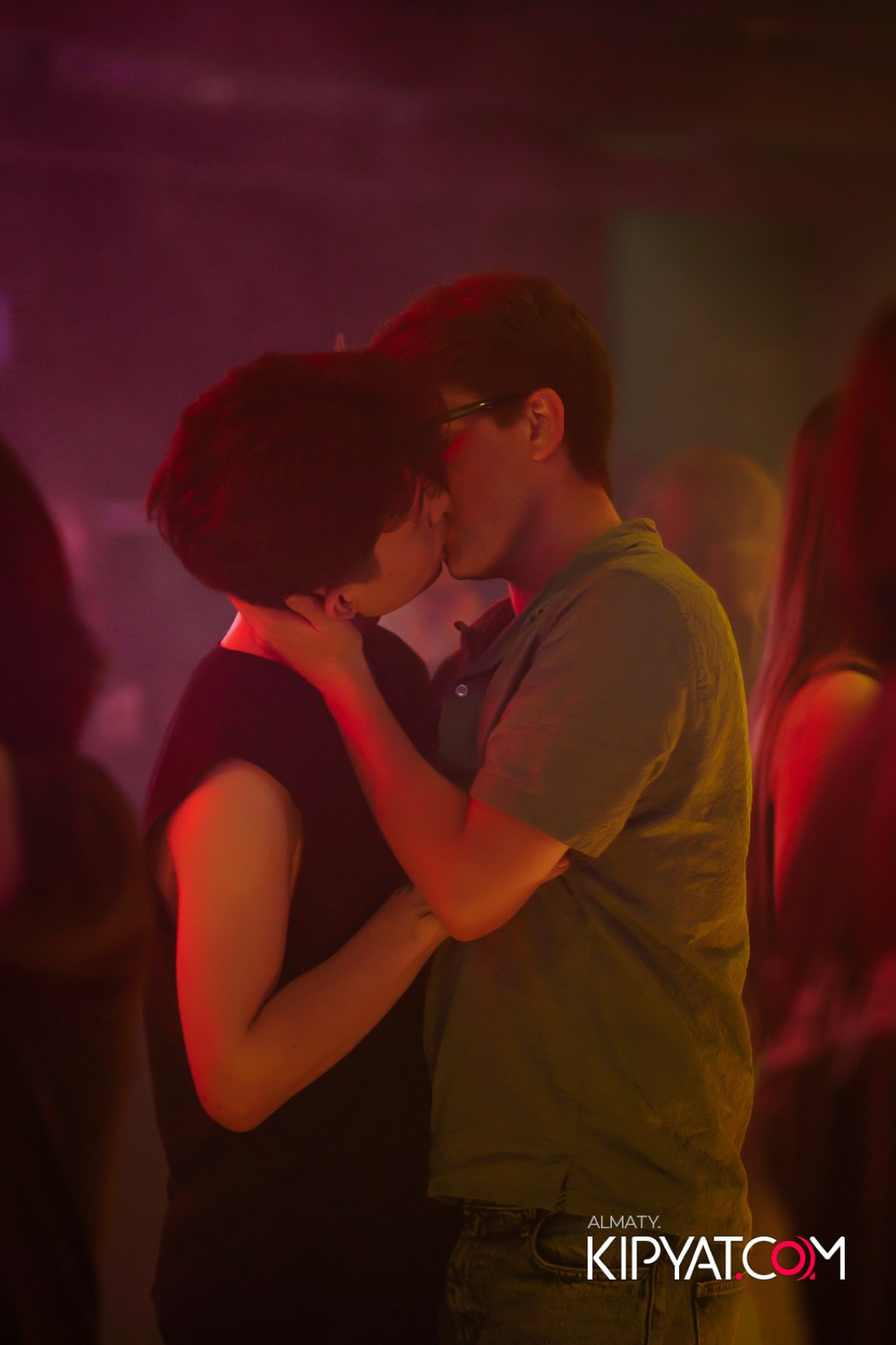 НОЧНОЙ КЛУБ ICON. КИПЯТКОМ АЛМАТЫ!