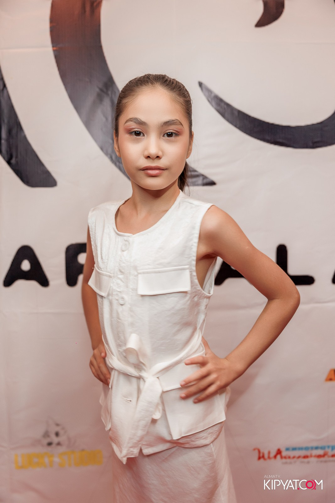 ПРЕЗЕНТАЦИЯ 10 ГРУППЫ КИНОПРОЕКТА STARBALALAR. КИПЯТКОМ АЛМАТЫ!