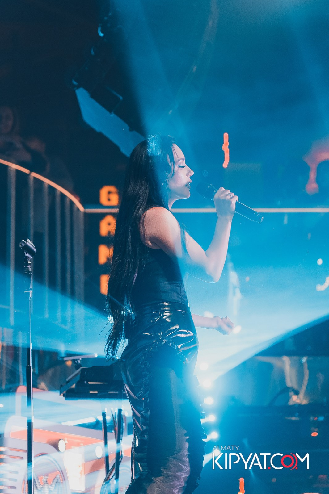 SANTA BARBARA — ВЫСТУПЛЕНИЕ ОЛЬГИ СЕРЯБКИНОЙ. КИПЯТКОМ АЛМАТЫ!