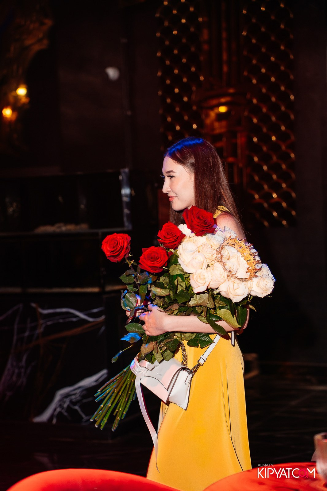 MOOD KARAOKE & TERRACE. КИПЯТКОМ АЛМАТЫ!