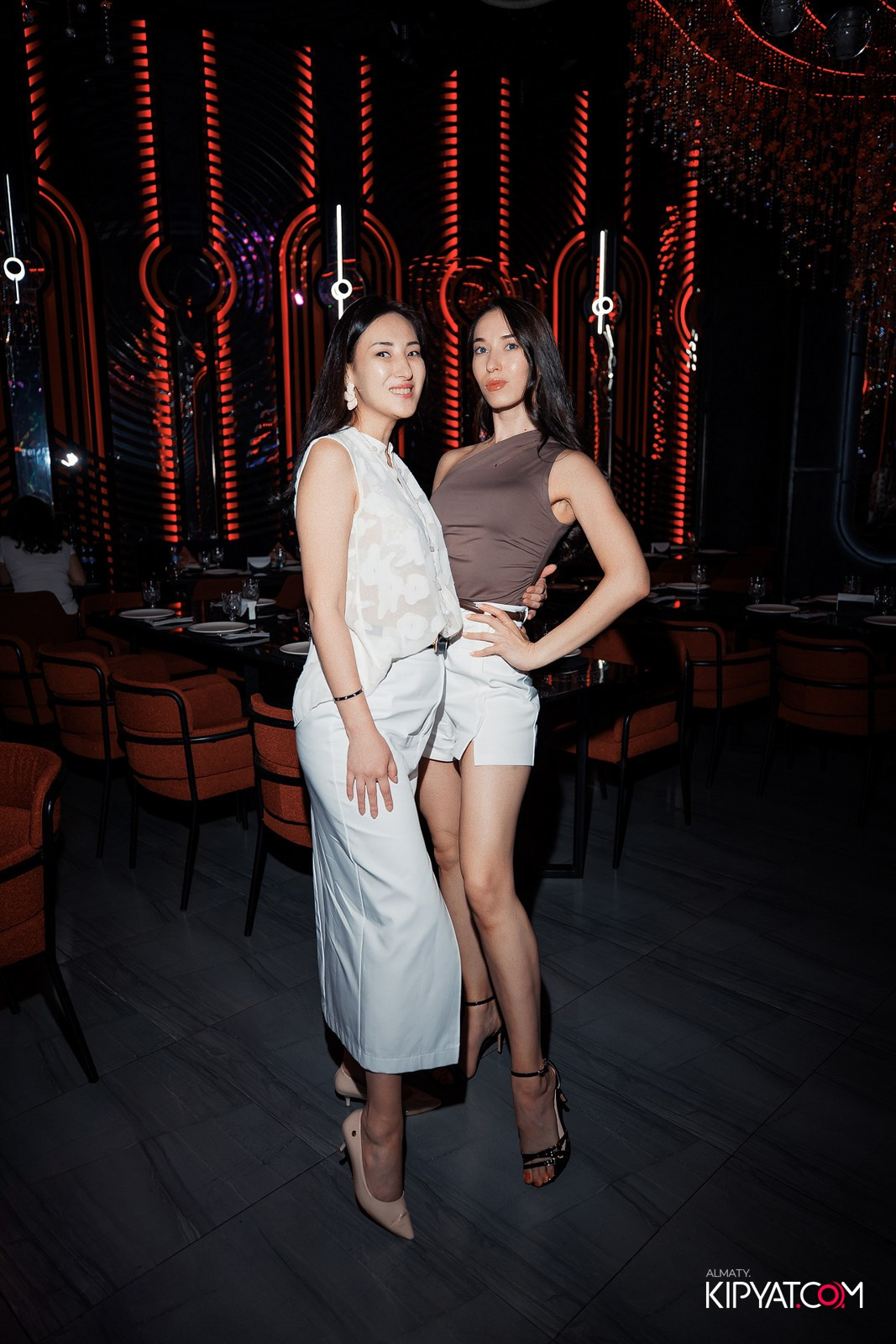 FRIENDS BAR & TERRACE. КИПЯТКОМ АЛМАТЫ!